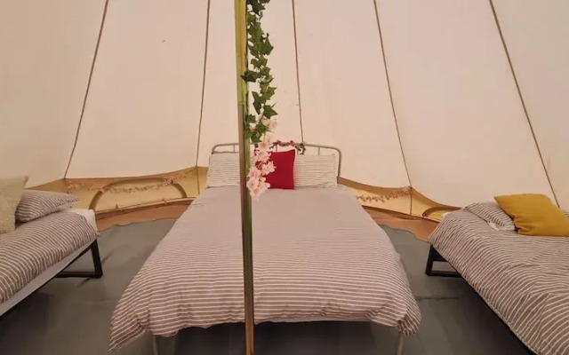 Cozy Dog Friendly Hot Tent With Log Burner & Logs