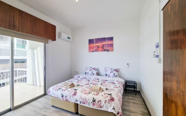 CityCenter Rooms Next to the Beach