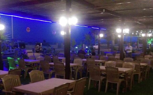 Sarımsaklı Sahil Otel