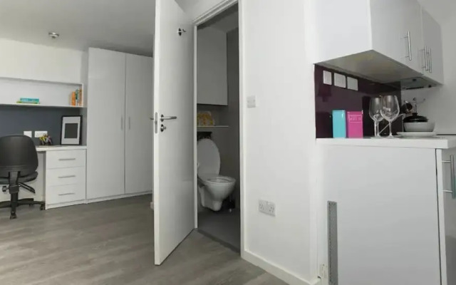 Student Only The Cube Ealing