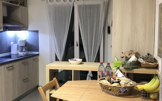 Luxury Apartment Sea View Garden Parking