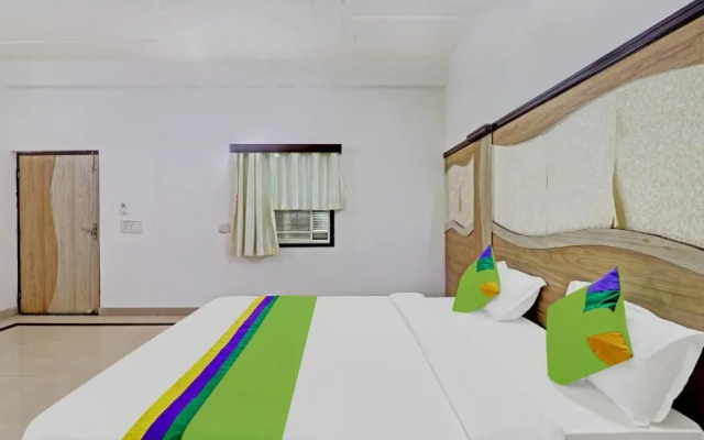 Itsy By Treebo - Golden Bird Agra