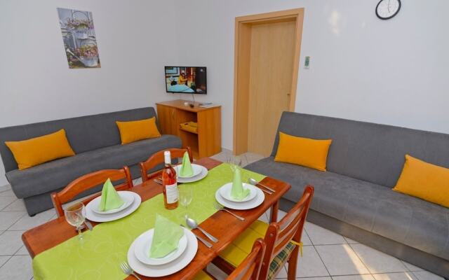 Zora - Garden Terrace and Grill - A5