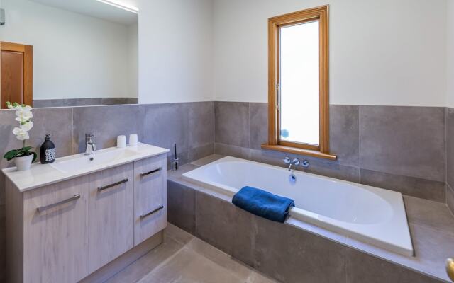 Bond Estate Luxury Accommodation