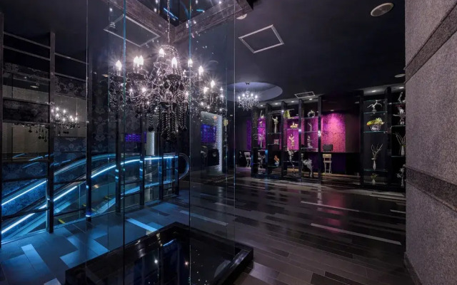 Happy Kiss - Adults Only