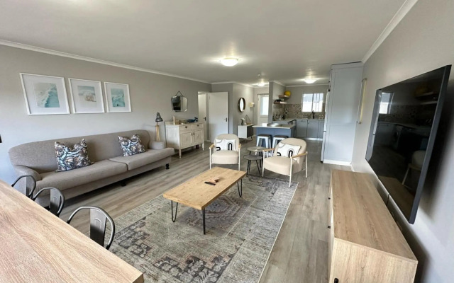 The Paper Fig House - greenpoint mews 17