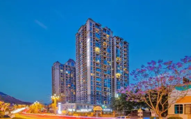 Jieyang Joy Light Luxury Hotel