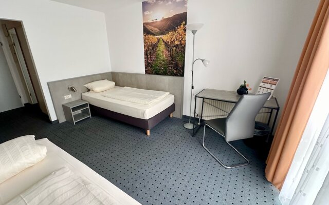 Asgard Hotel