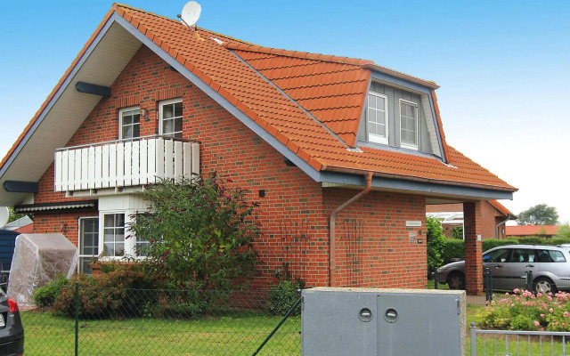 Apartment in Friedrichskoog-Spitz with a balcony