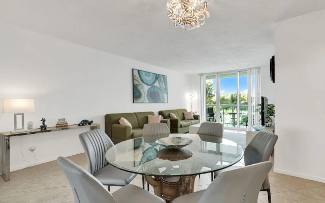 Beautiful Apartment in Hollywood Beach