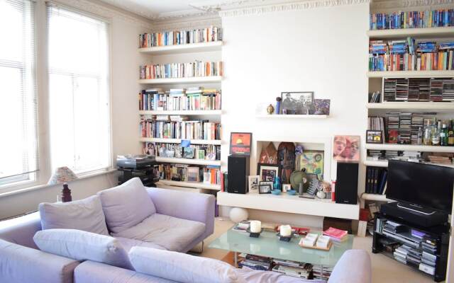 Stylish 1 Bedroom Apartment by Portobello Road