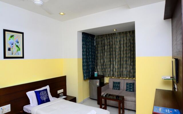 OYO 1030 Hotel Palm View Residency