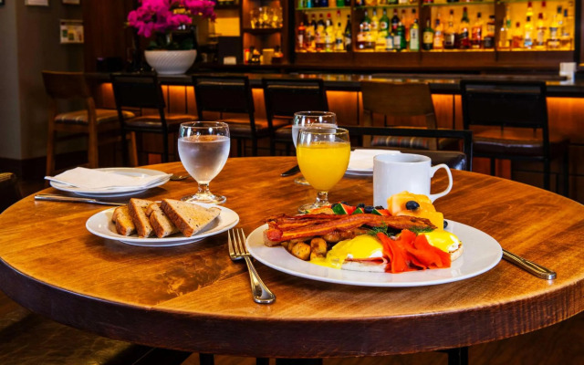 Grand Park Hotel Vancouver Airport, Ascend Hotel Collection