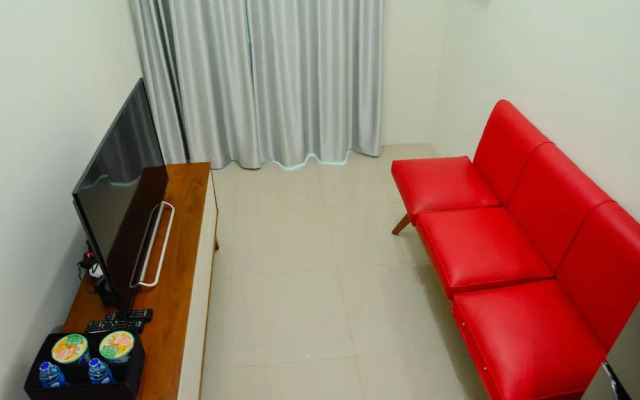 Woodland Park Residence Kalibata View Swimming Pool