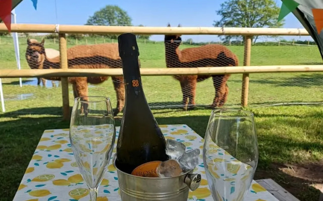 The Heartwood - Luxury Cabin Near York