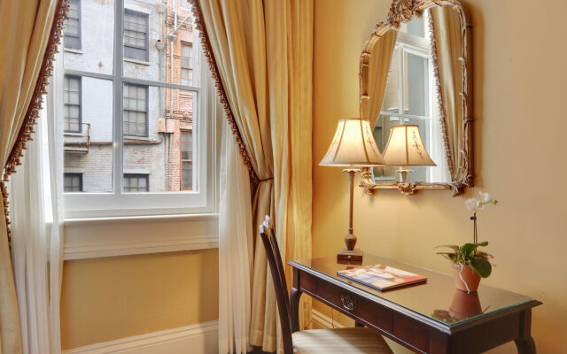 The Pelham Hotel