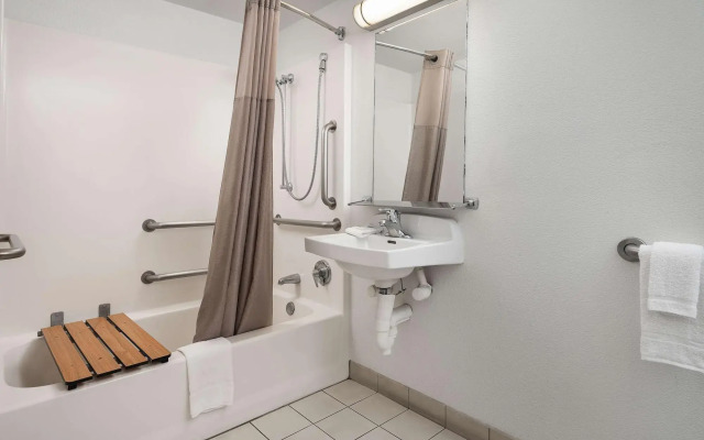 Motel 6 Carlsbad, CA - East