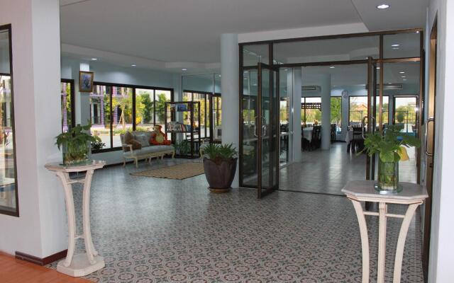 Menam Resort