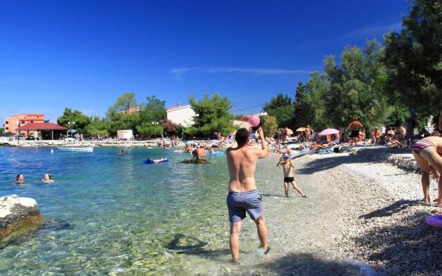 Ana- next to the sea - A4(2+3)