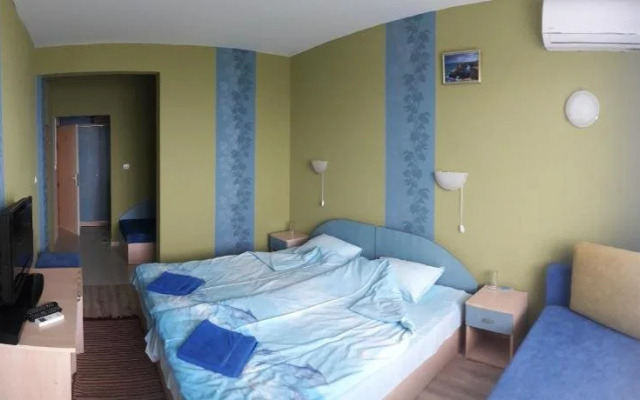 Dolphin Family Hotel