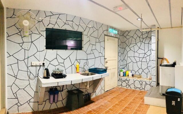 OYO HOME 90667 Chen Room Bs