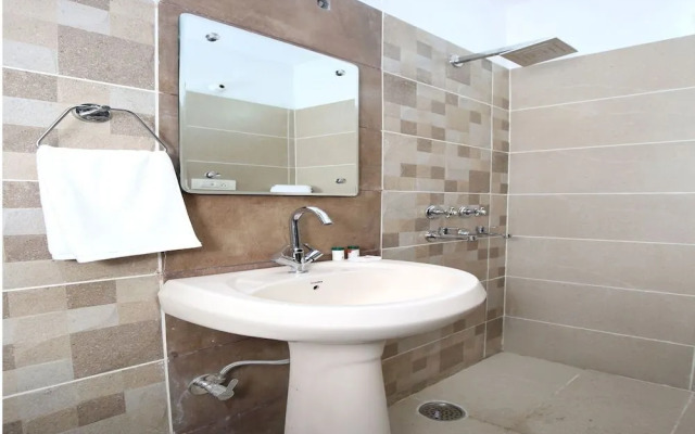 OYO 12354 Hotel Sangreela