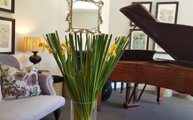 Quartet Hotel and Garden Suites