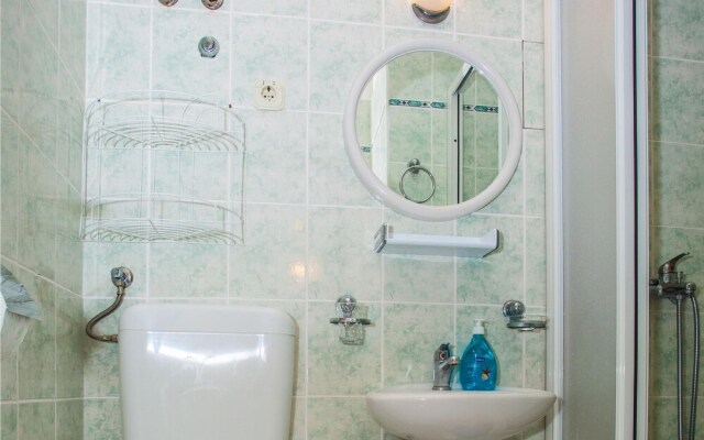 Awesome Home in Lokva Rogoznica With Wifi and 4 Bedrooms