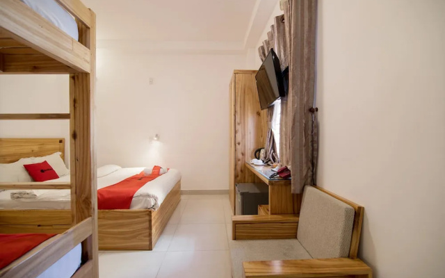 RedDoorz @ Bui Vien Walking Street - Hostel