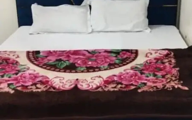 Goroomgo Kunj Residency Mathura