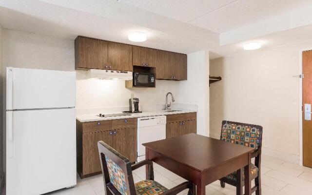 Holiday Inn Express Hotel & Suites Petersburg-Fort Lee