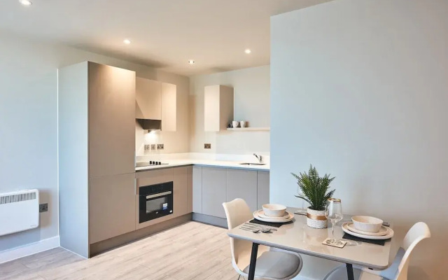 Stylish Studio in Bracknell With Free Parking