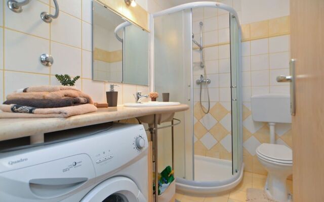 Apartment 258