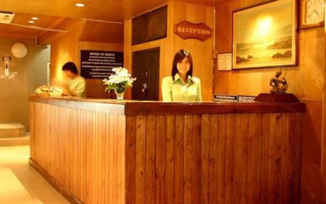 Bangkok Sahara Hotel