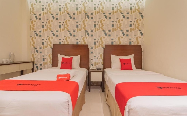 RedDoorz Plus @ Siradj Salman Samarinda – Guest Rooms – Samarinda