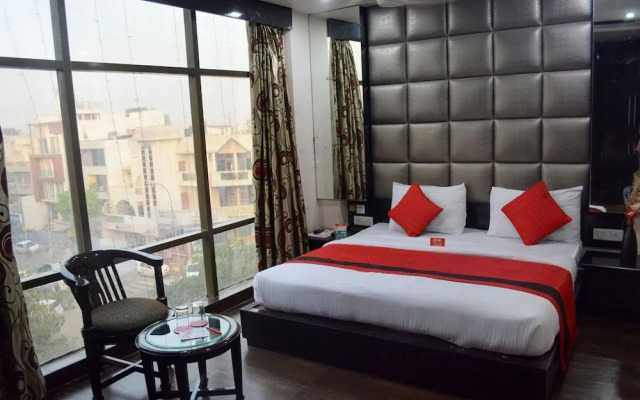 OYO 464 Hotel Lotus Palace