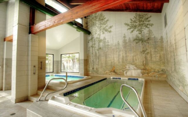 2130 The Pines 1 Bedroom Condo by RedAwning