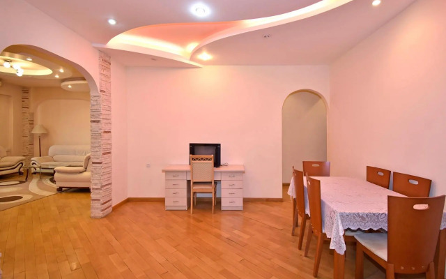 Northern Avenue, 2 bedrooms Luxury, Unique apartment HH656