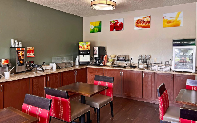 Quality Inn & Suites Green Bay - Ashwaubenon