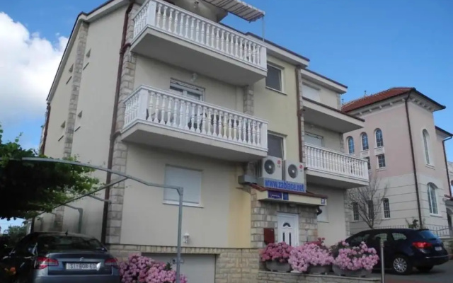 Maca - Seaview & Private Parking - A3