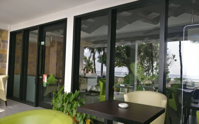 Simry Beachside
