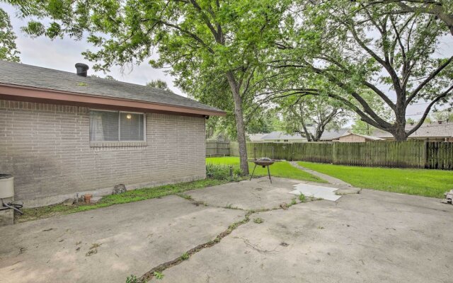 1 Mi to University of Texas: Home in Richardson!