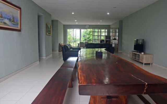 Footprints Backpacker