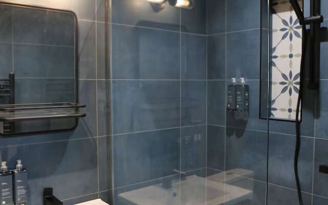 no.12 self check-in apartments