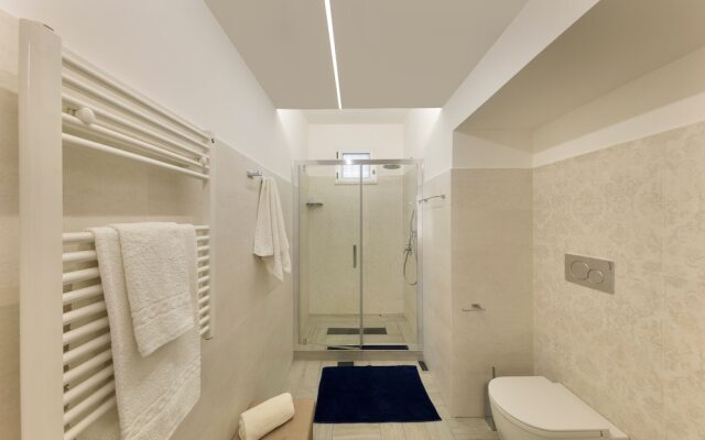 YourHome - Royal Blue Suite