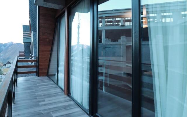 Joli s 2BR Apartment in Marshall project
