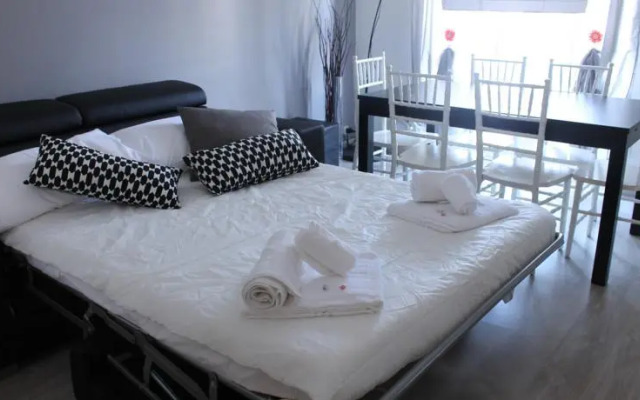 Apartment LED - Enzos Place