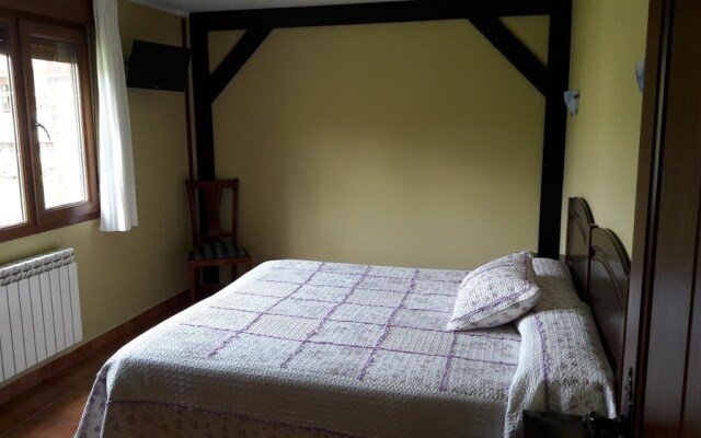 Apartamentos El Castañeu