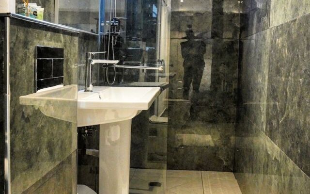 Lago Suites Hotel