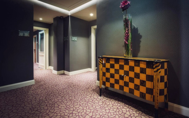 Victoria Hotel